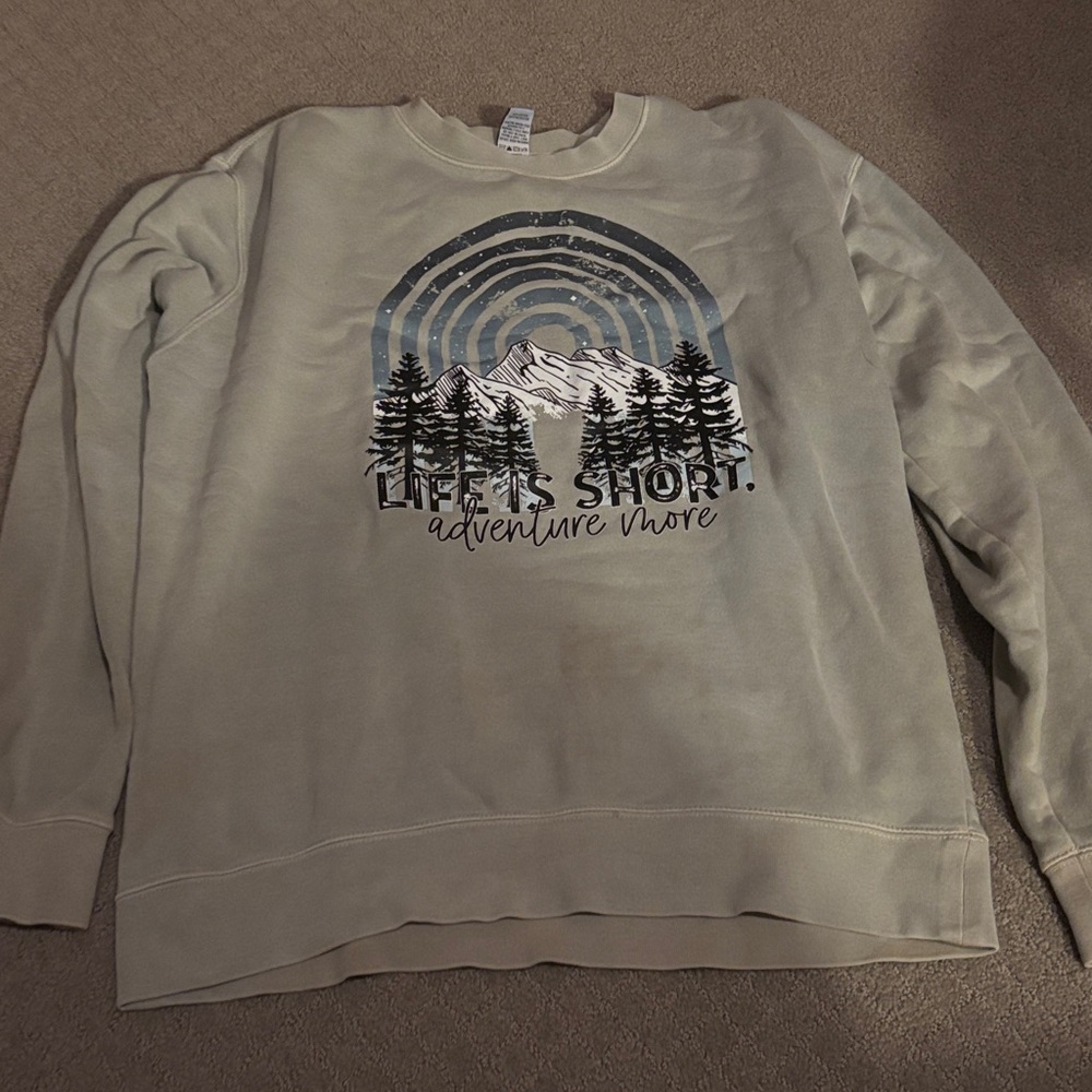 Adventure Graphic Sweatshirt - Cream